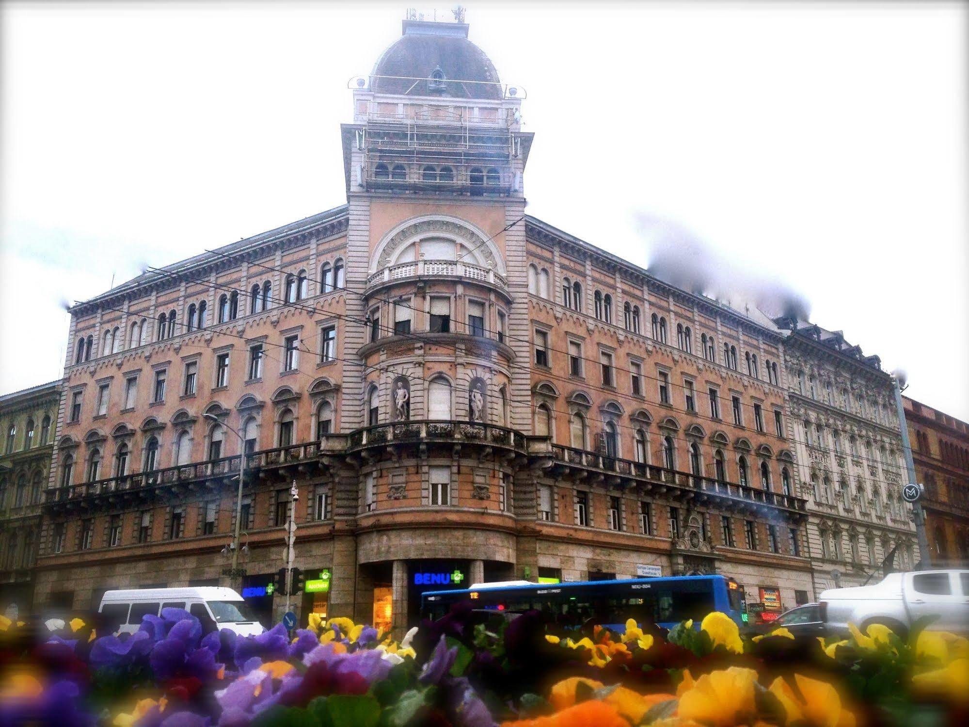 Europa Centerpoint Guesthouse Budapeşte Dış mekan fotoğraf