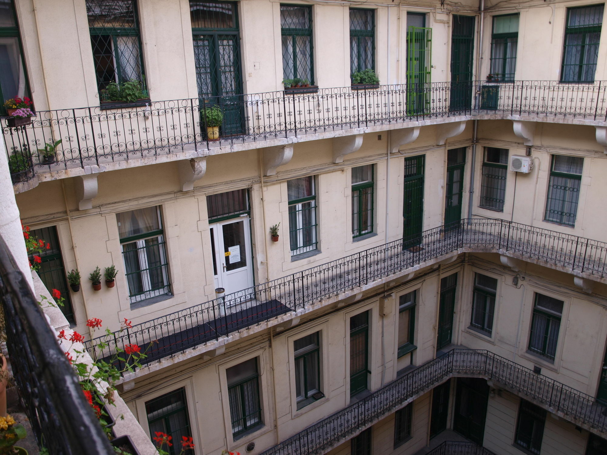 Europa Centerpoint Guesthouse Budapeşte Dış mekan fotoğraf