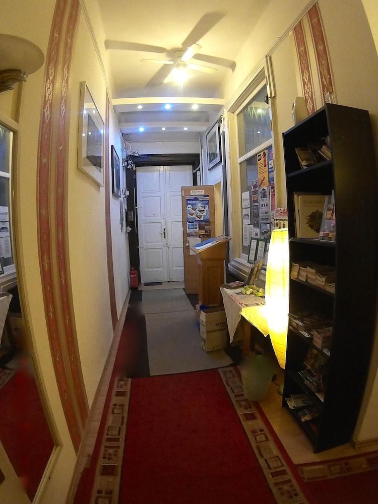 Europa Centerpoint Guesthouse Budapeşte Dış mekan fotoğraf